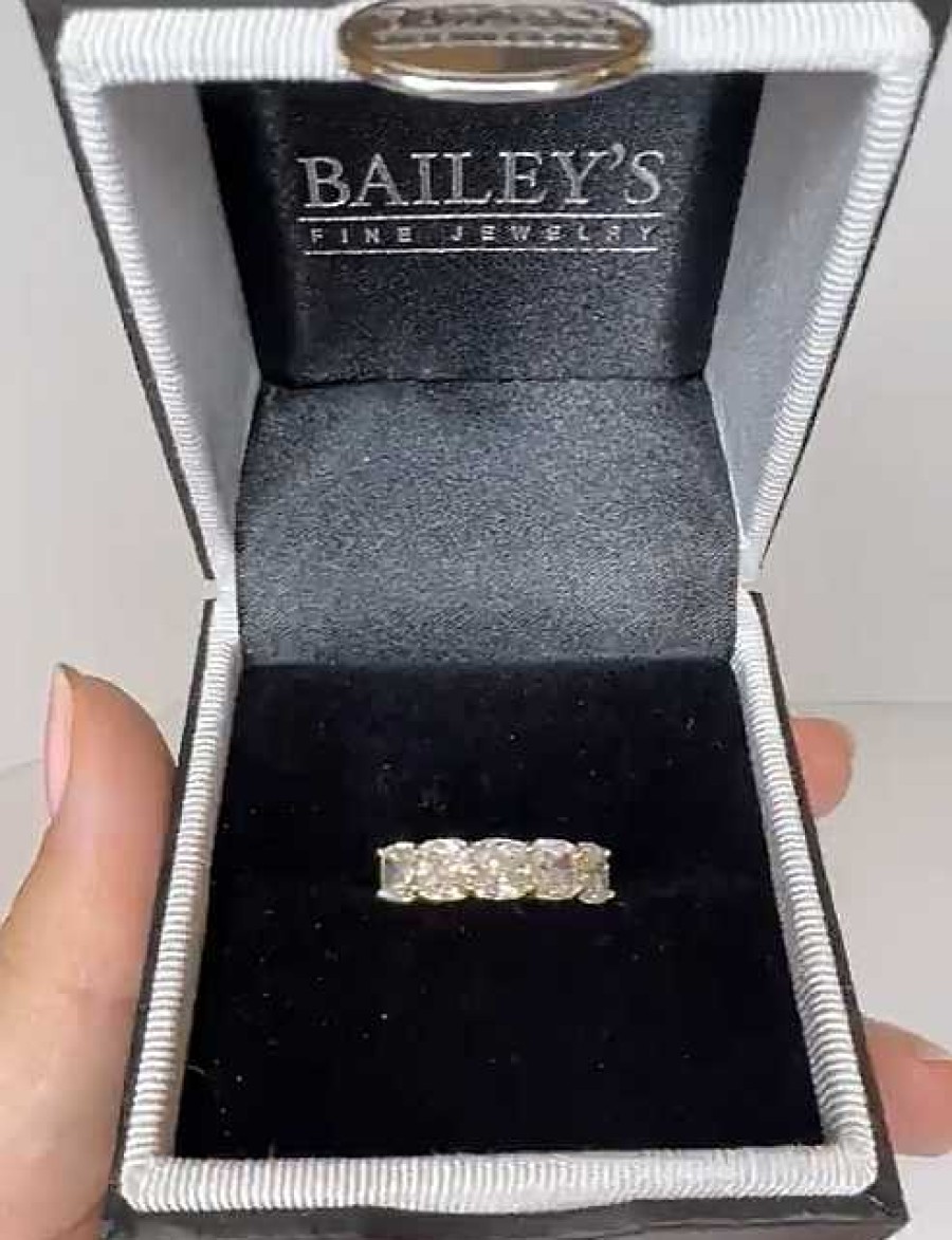 Fashion Rings Bailey's | 3.52Ct Cushion Diamond Band Ring